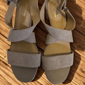 Naturalizer Taupe Suede Strappy Sandals – Women’s Size 8.5